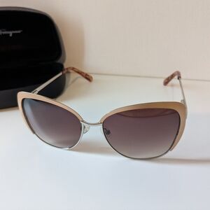 Vince Camuto Retro Cat Eye Calico Sunnies Salvatore Ferragamo Hard Case
